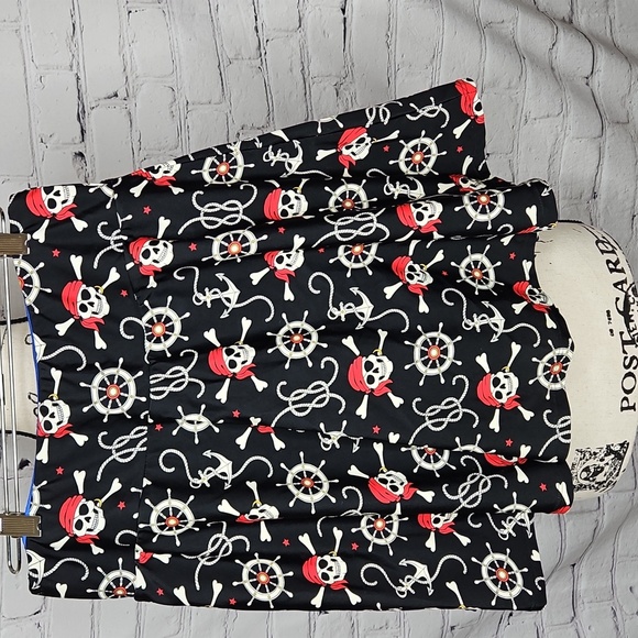iGlow Running Pirate Athletic Skort Size Medium - Picture 4 of 7